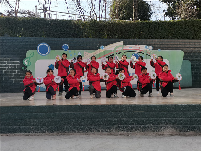 十字绣社团展演.jpg 十字绣社团展演.jpg