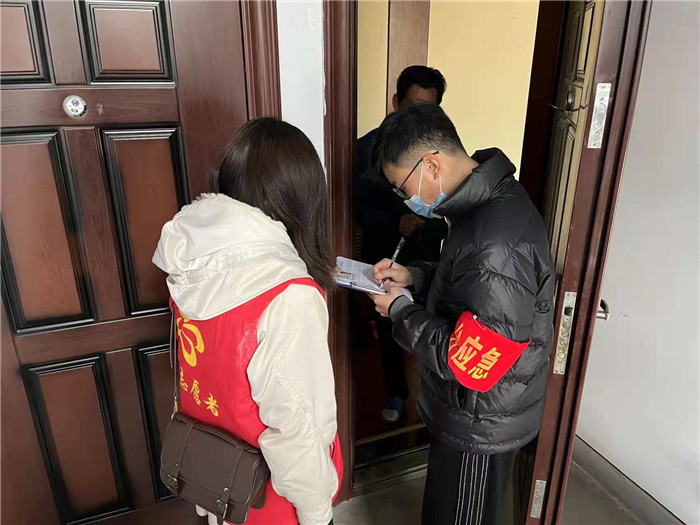 上门摸排居民情况2.jpg 上门摸排居民情况2.jpg