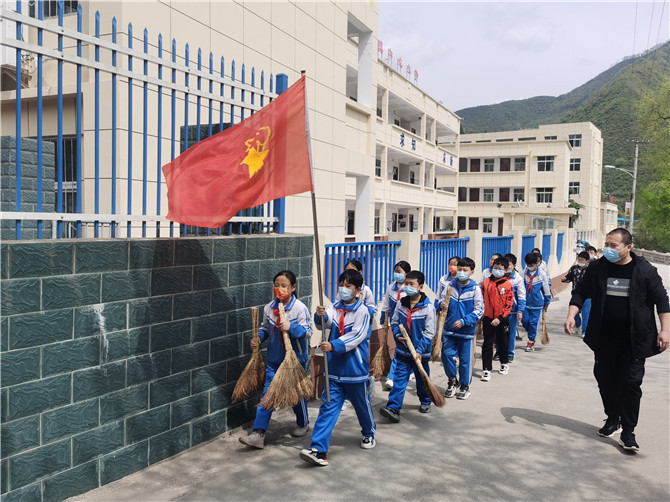 实践活动2.jpg 实践活动2.jpg