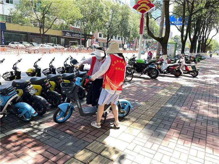 a03.jpg a03.jpg