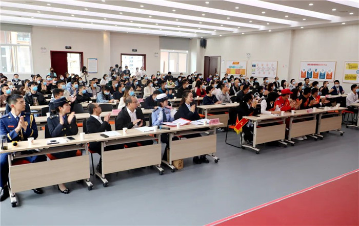 a03.jpg a03.jpg