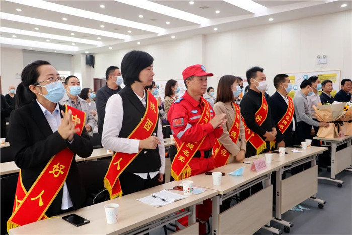 a02.jpg a02.jpg