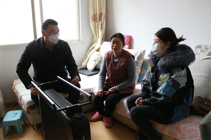慰问孝老爱亲中国好人邓安凤.jpg 慰问孝老爱亲中国好人邓安凤.jpg
