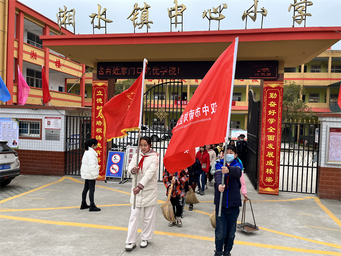 学雷锋志愿者服务.jpg 学雷锋志愿者服务.jpg