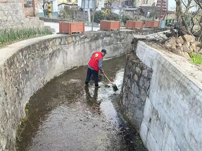 清理河道.jpg 清理河道.jpg