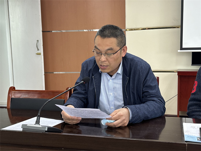 县级文明单位代表行政审批局就文明单位创建进行交流发言.jpg 县级文明单位代表行政审批局就文明单位创建进行交流发言.jpg