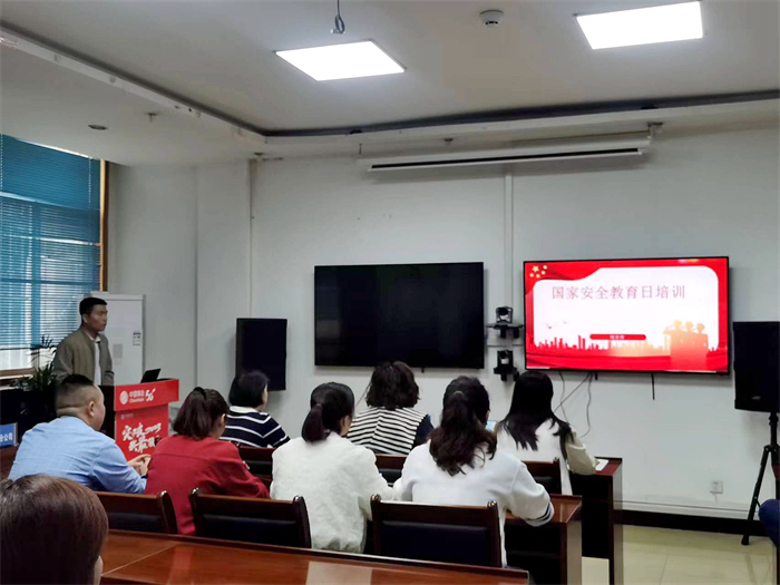 学习照片.jpg 学习照片.jpg