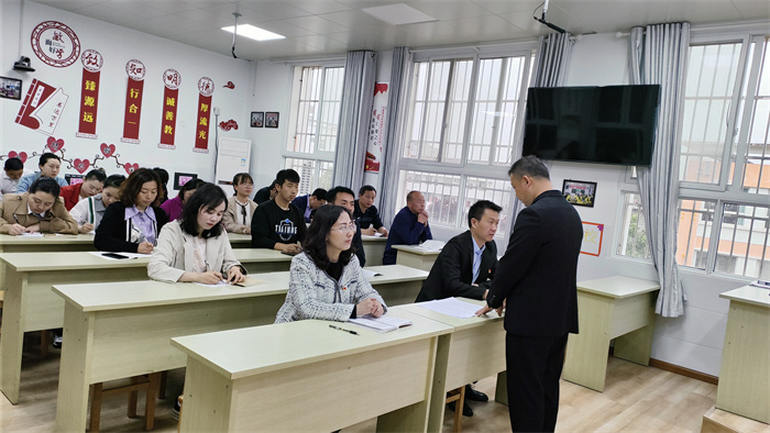 4.21党课2.jpg 4.21党课2.jpg