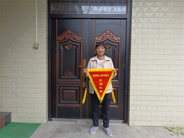 授旗照片-1.jpg 授旗照片-1.jpg