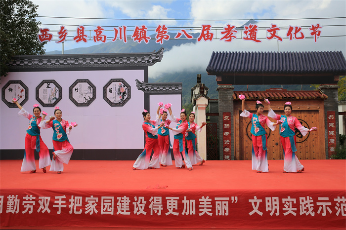 9.群众自编自演.jpg 9.群众自编自演.jpg