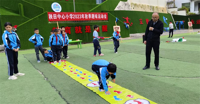 手脚并用.jpg 手脚并用.jpg