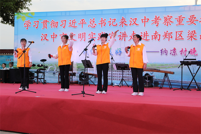 习近平来汉快板宣讲.jpg 习近平来汉快板宣讲.jpg