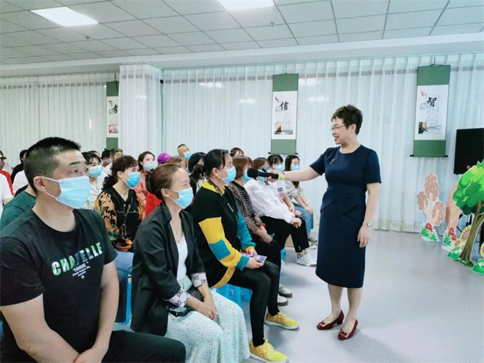 汉台区文化街幼儿园举办家庭教育知识讲座.jpg 汉台区文化街幼儿园举办家庭教育知识讲座.jpg