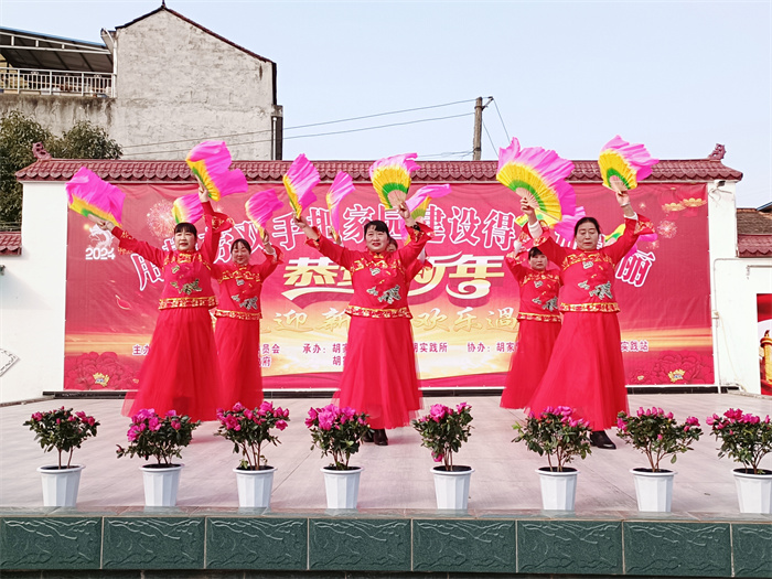 《中国红》.jpg 《中国红》.jpg