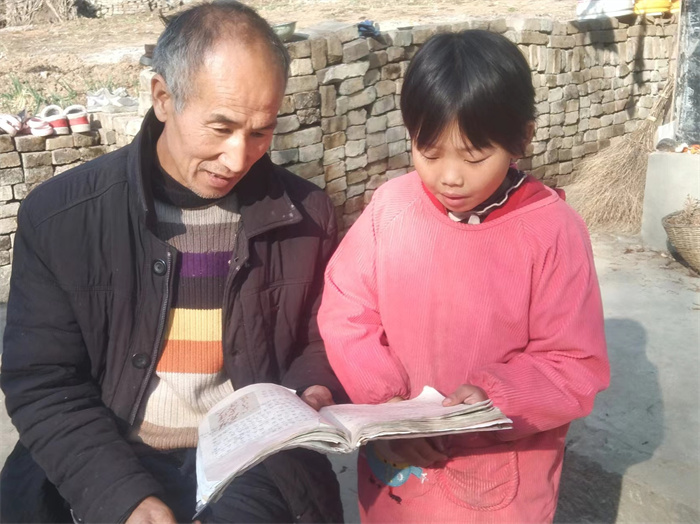 各班读书照片2.jpg 各班读书照片2.jpg