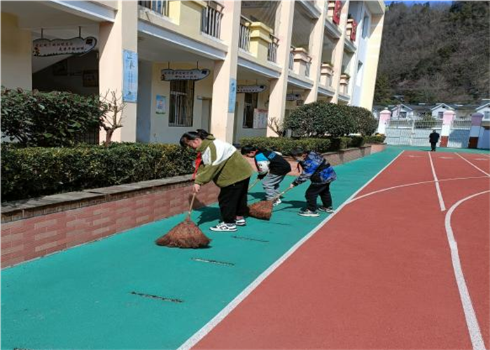学雷锋中队活动.png 学雷锋中队活动.png