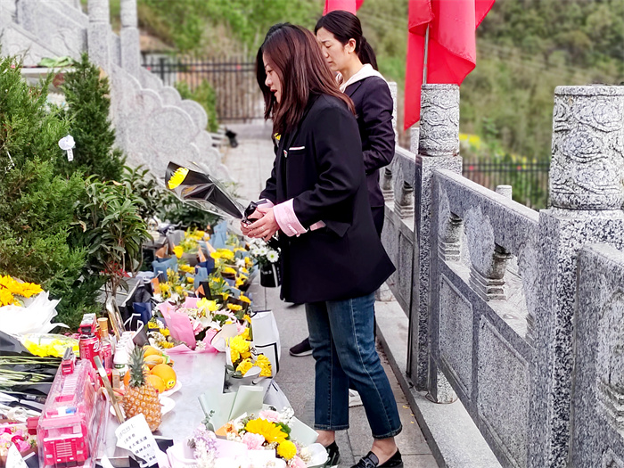 清明祭英烈活动2.jpg 清明祭英烈活动2.jpg