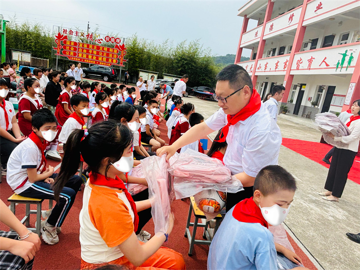 微心愿发放(二).jpg 微心愿发放(二).jpg