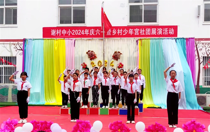诵读组展演 (1).jpg 诵读组展演 (1).jpg