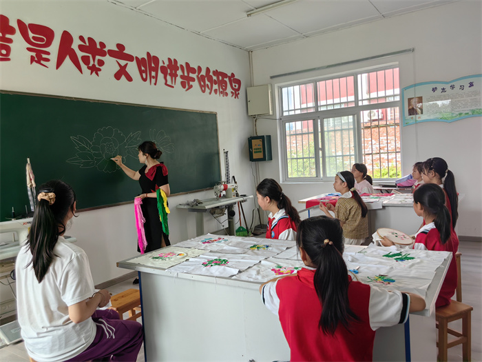 羌绣组.jpg 羌绣组.jpg