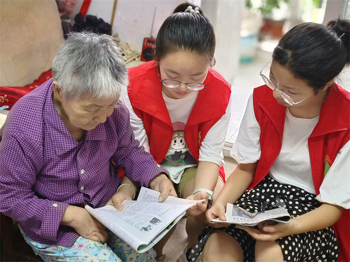 读书读报 (2).jpg 读书读报 (2).jpg