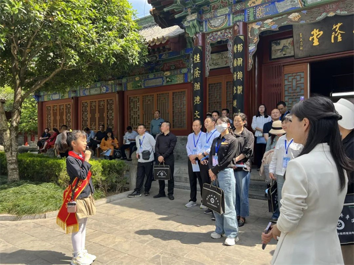 汉中文物活起来——我是小小讲解员.jpg 汉中文物活起来——我是小小讲解员.jpg