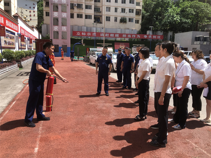 1.消防演习活动.jpg 1.消防演习活动.jpg