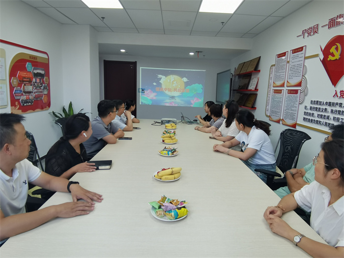 活动照片.jpg 活动照片.jpg