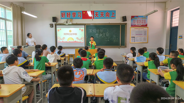 讲故事.jpg 讲故事.jpg