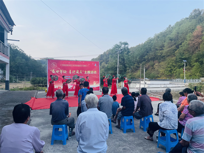 活动照片 (1).jpg 活动照片 (1).jpg