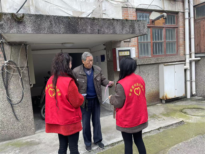 汉台区宗营镇宗营社区:开展便民服务卡发放志愿服务活动 (1).jpg 汉台区宗营镇宗营社区:开展便民服务卡发放志愿服务活动 (1).jpg