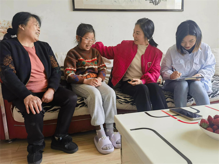家访宣传了解4.jpg 家访宣传了解4.jpg