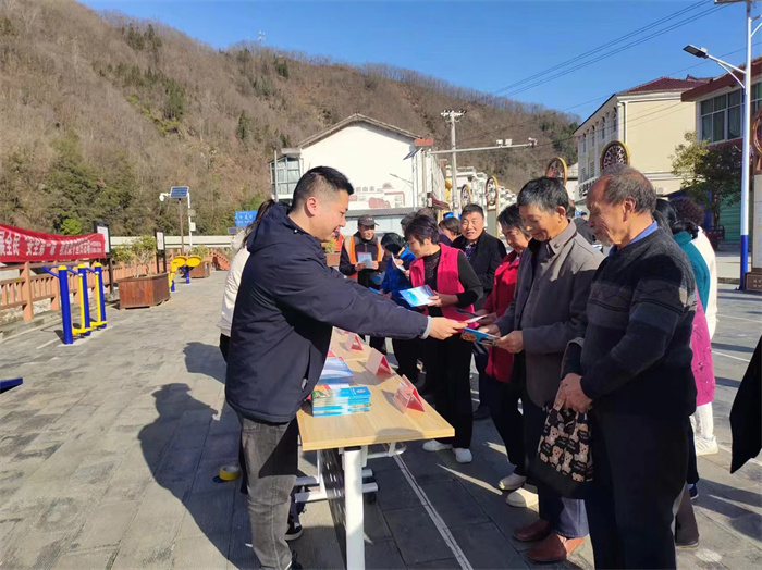 集中宣传.jpg 集中宣传.jpg