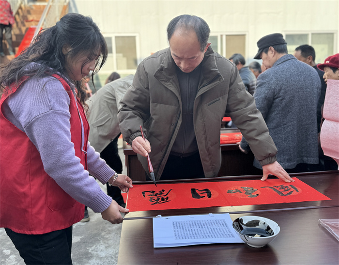 活动照片 (3).jpg 活动照片 (3).jpg