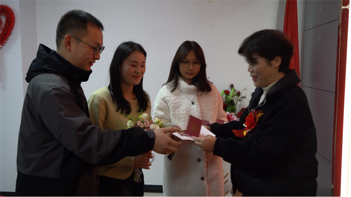 图片4.png 图片4.png