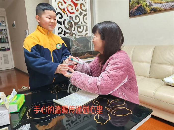 为妈妈端杯茶.jpg 为妈妈端杯茶.jpg