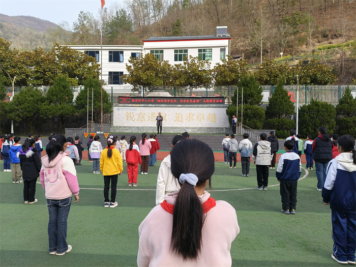 以“缅怀革命先烈,传承红色基因”为主题的国旗下讲话.jpg 以“缅怀革命先烈,传承红色基因”为主题的国旗下讲话.jpg
