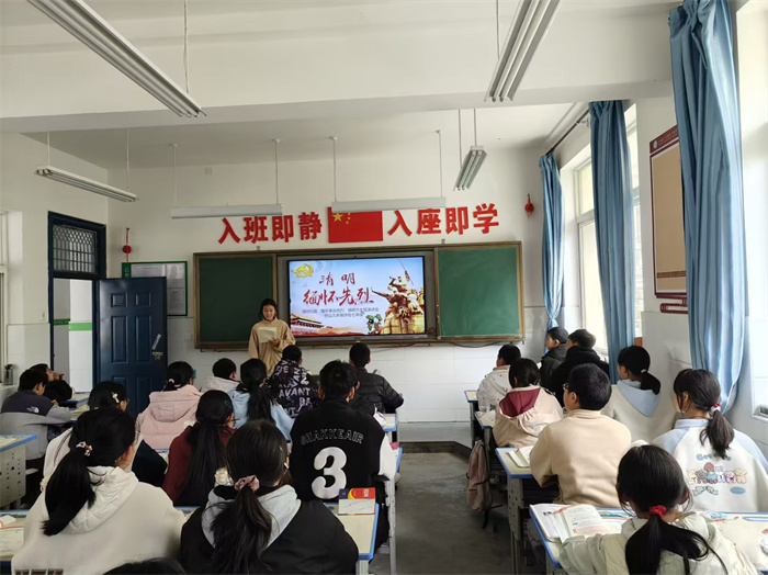 主题班会2.jpg 主题班会2.jpg