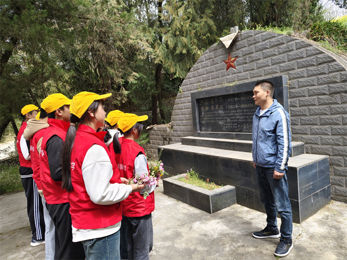 刘书记讲话.jpg 刘书记讲话.jpg