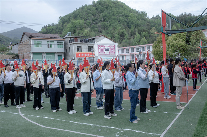 代表队.jpg 代表队.jpg