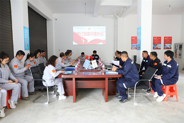 (签订共建协议 助力项目建设).jpg (签订共建协议 助力项目建设).jpg